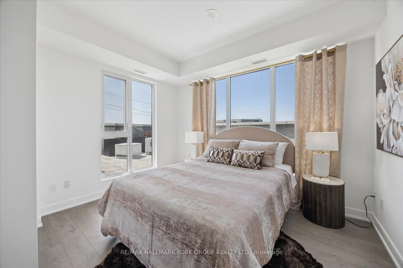 705, Davis, Huron Heights-Leslie Valley, Newmarket
