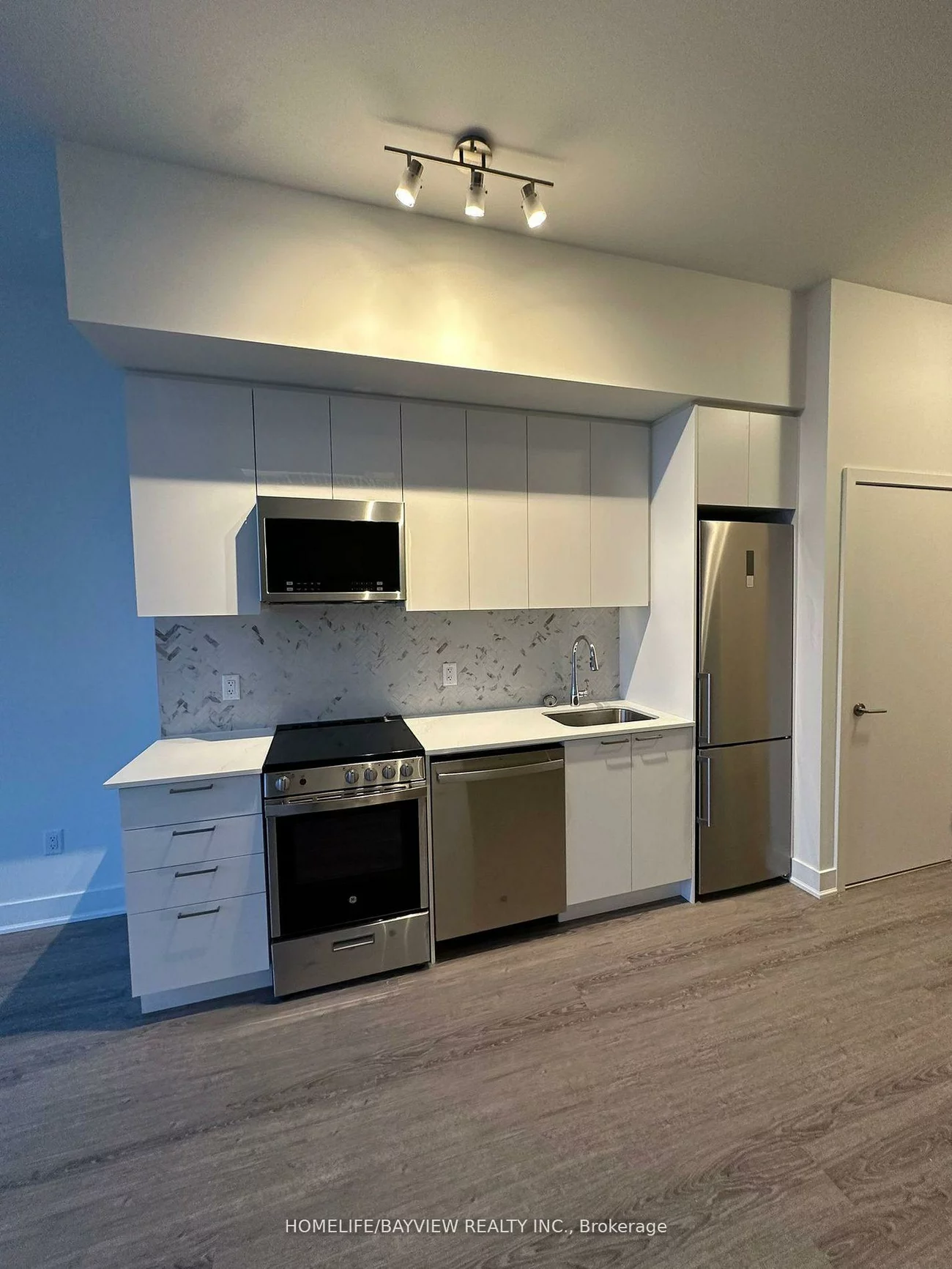 185, Deerfield, Central Newmarket, Newmarket