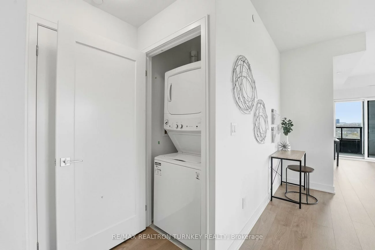 705, Davis, Huron Heights-Leslie Valley, Newmarket