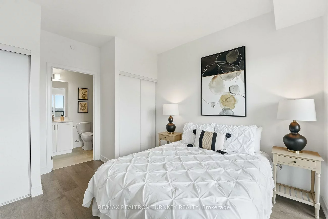 705, Davis, Huron Heights-Leslie Valley, Newmarket