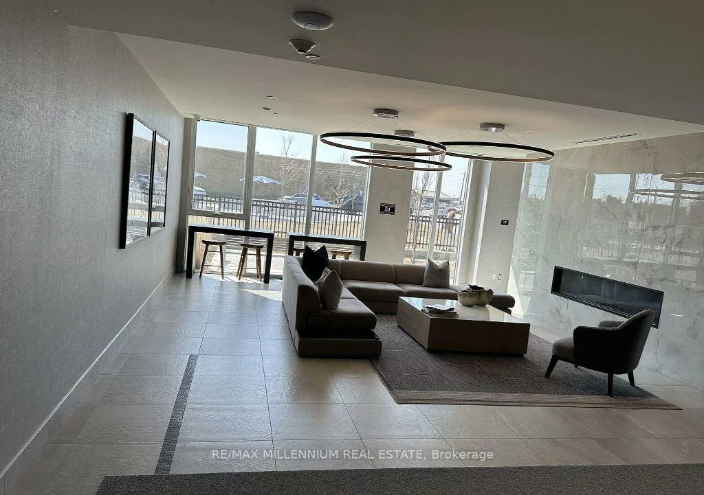 185, Deerfield, Central Newmarket, Newmarket