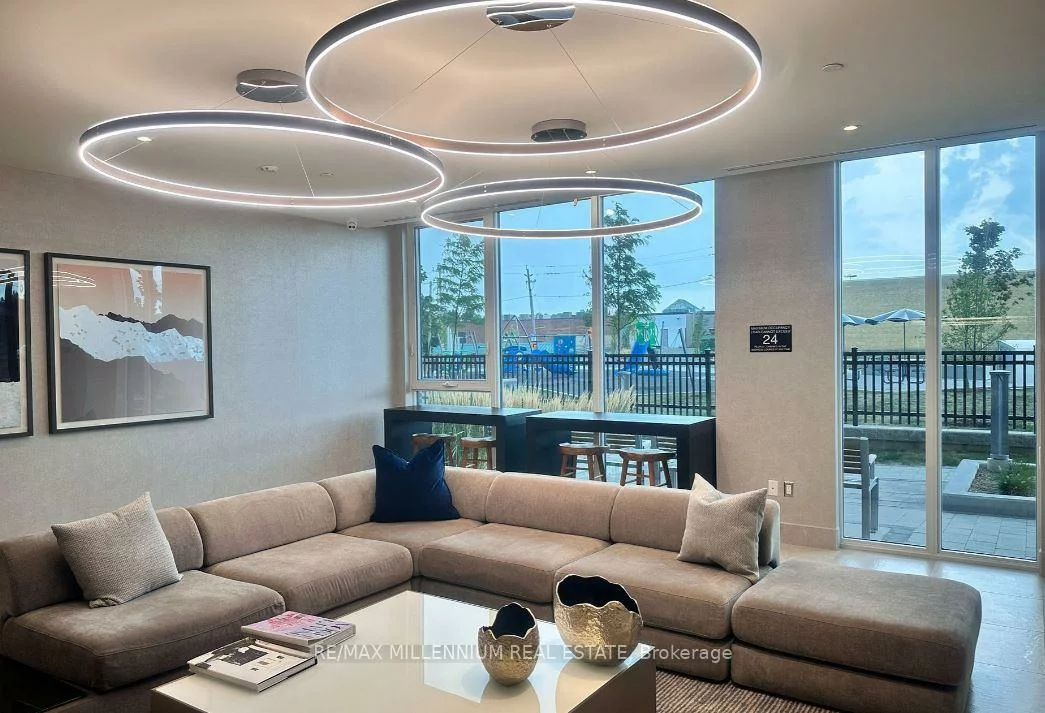 185, Deerfield, Central Newmarket, Newmarket