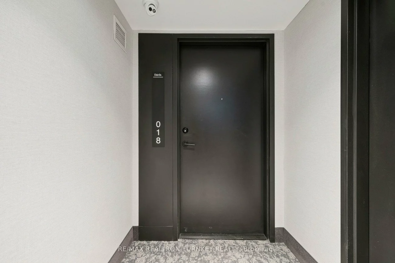 185, Deerfield, Central Newmarket, Newmarket