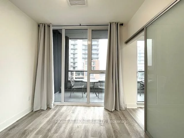185, Deerfield, Central Newmarket, Newmarket