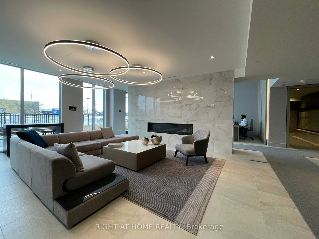 185, Deerfield, Central Newmarket, Newmarket