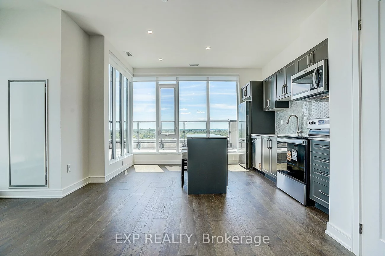 715, Davis, Huron Heights-Leslie Valley, Newmarket
