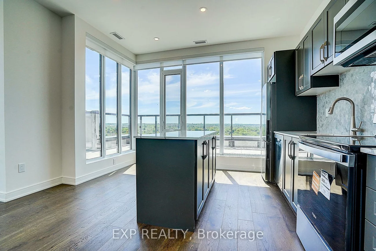 715, Davis, Huron Heights-Leslie Valley, Newmarket