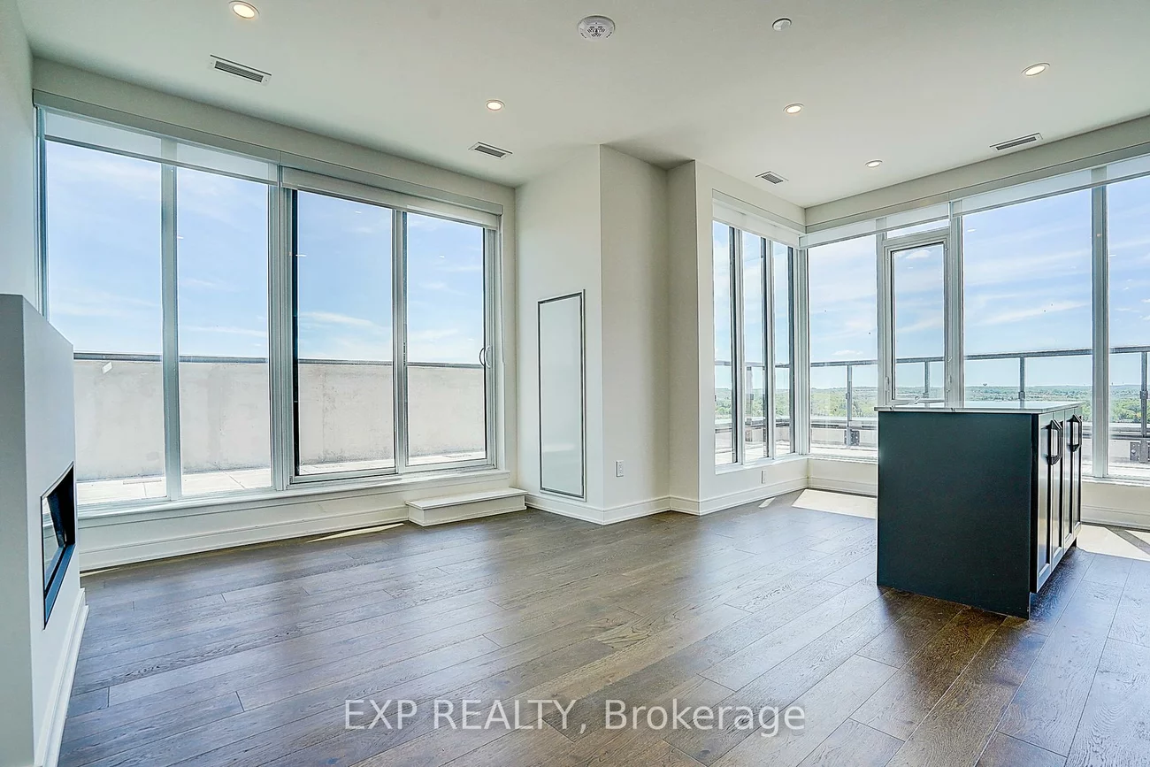 715, Davis, Huron Heights-Leslie Valley, Newmarket