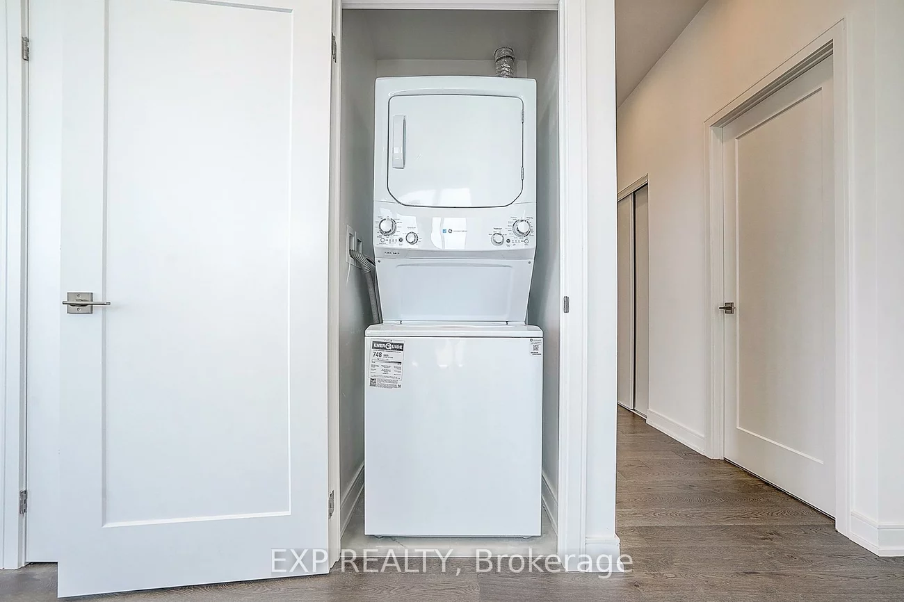 715, Davis, Huron Heights-Leslie Valley, Newmarket