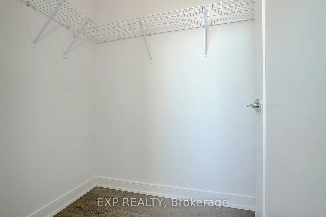 715, Davis, Huron Heights-Leslie Valley, Newmarket