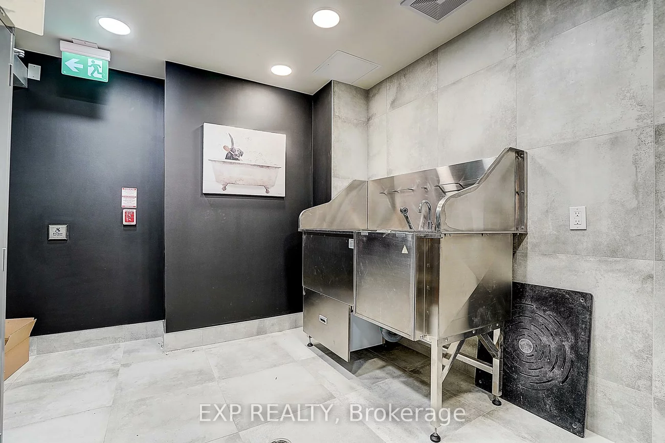 715, Davis, Huron Heights-Leslie Valley, Newmarket