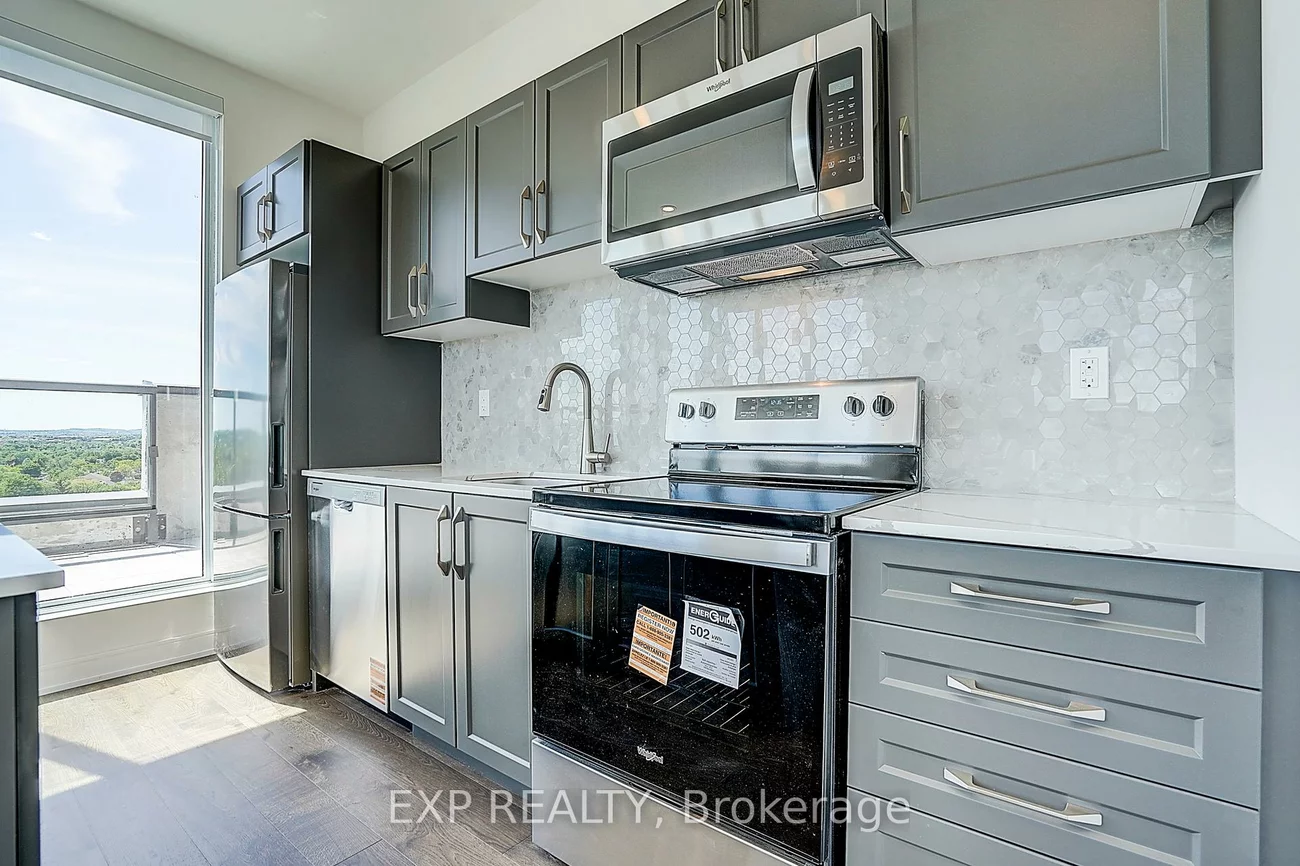 715, Davis, Huron Heights-Leslie Valley, Newmarket