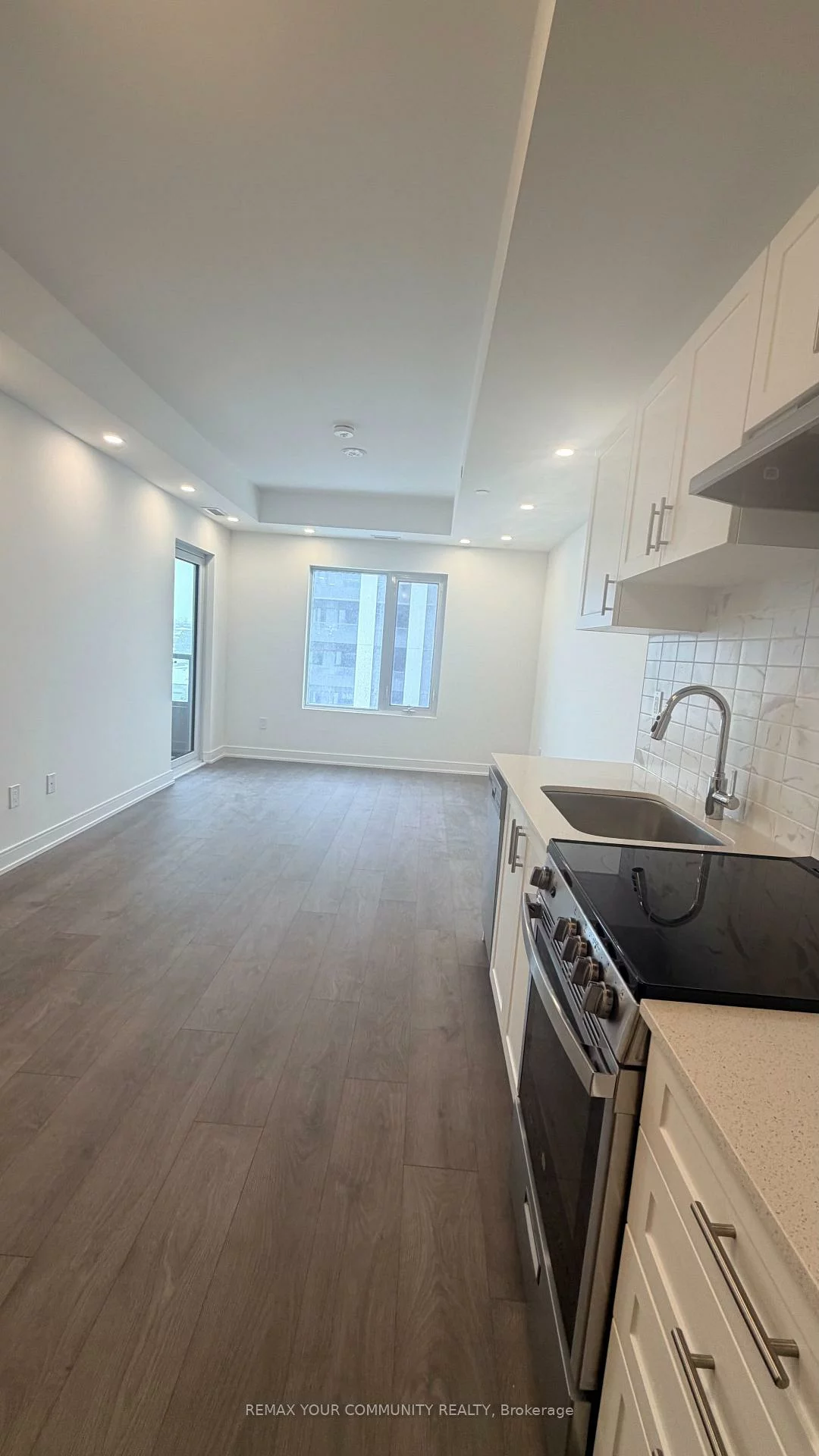 705, Davis, Huron Heights-Leslie Valley, Newmarket
