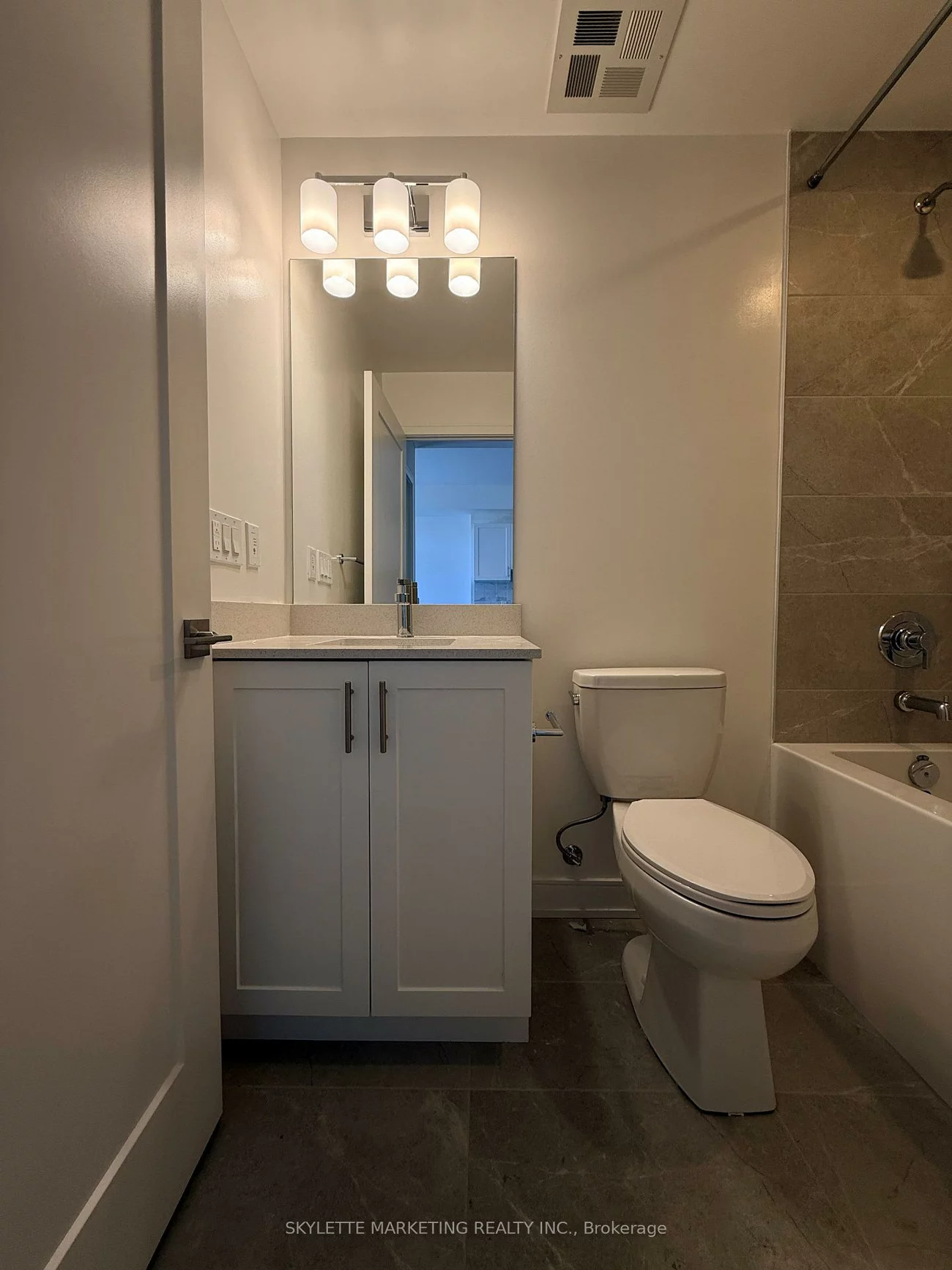 705, Davis, Huron Heights-Leslie Valley, Newmarket