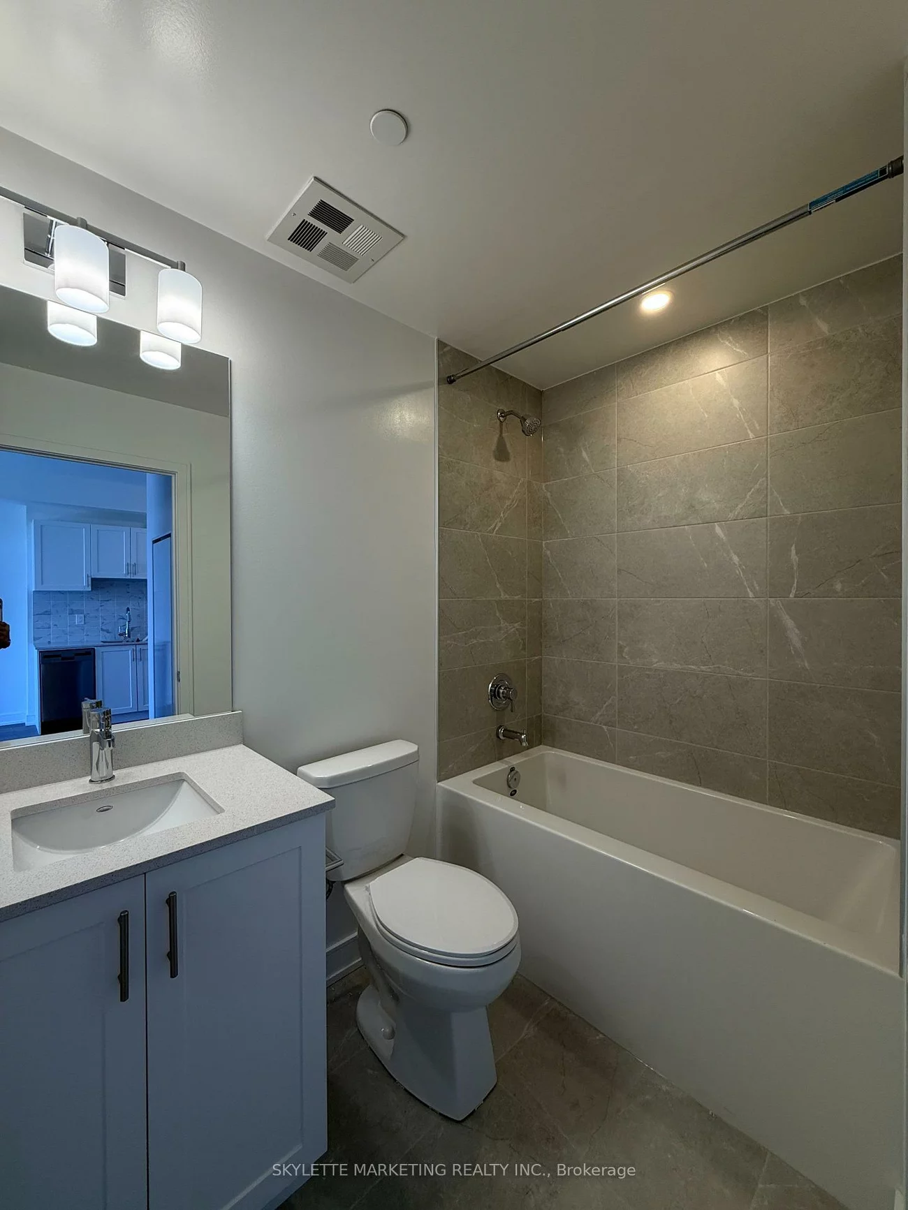 705, Davis, Huron Heights-Leslie Valley, Newmarket