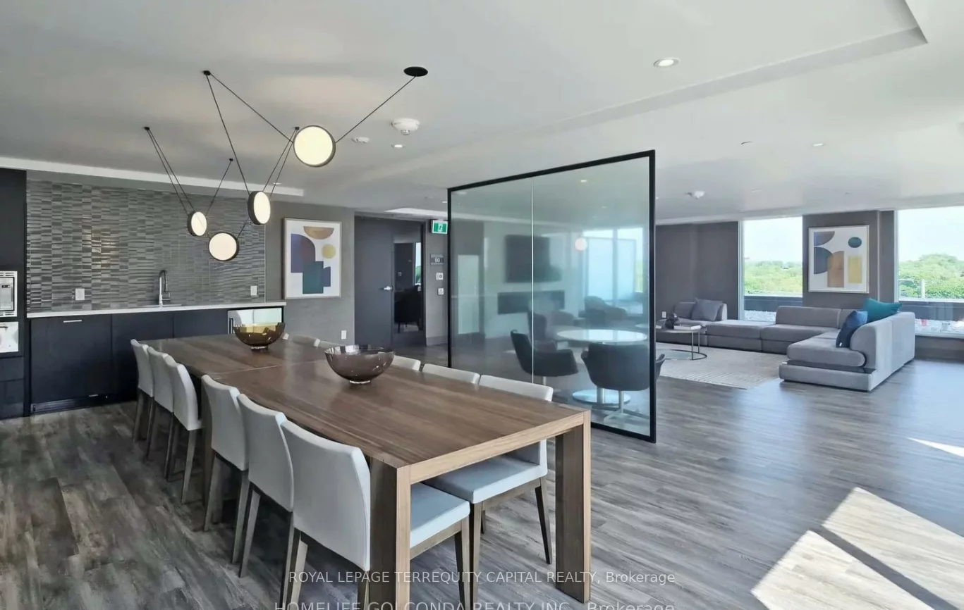 185, Deerfield, Central Newmarket, Newmarket