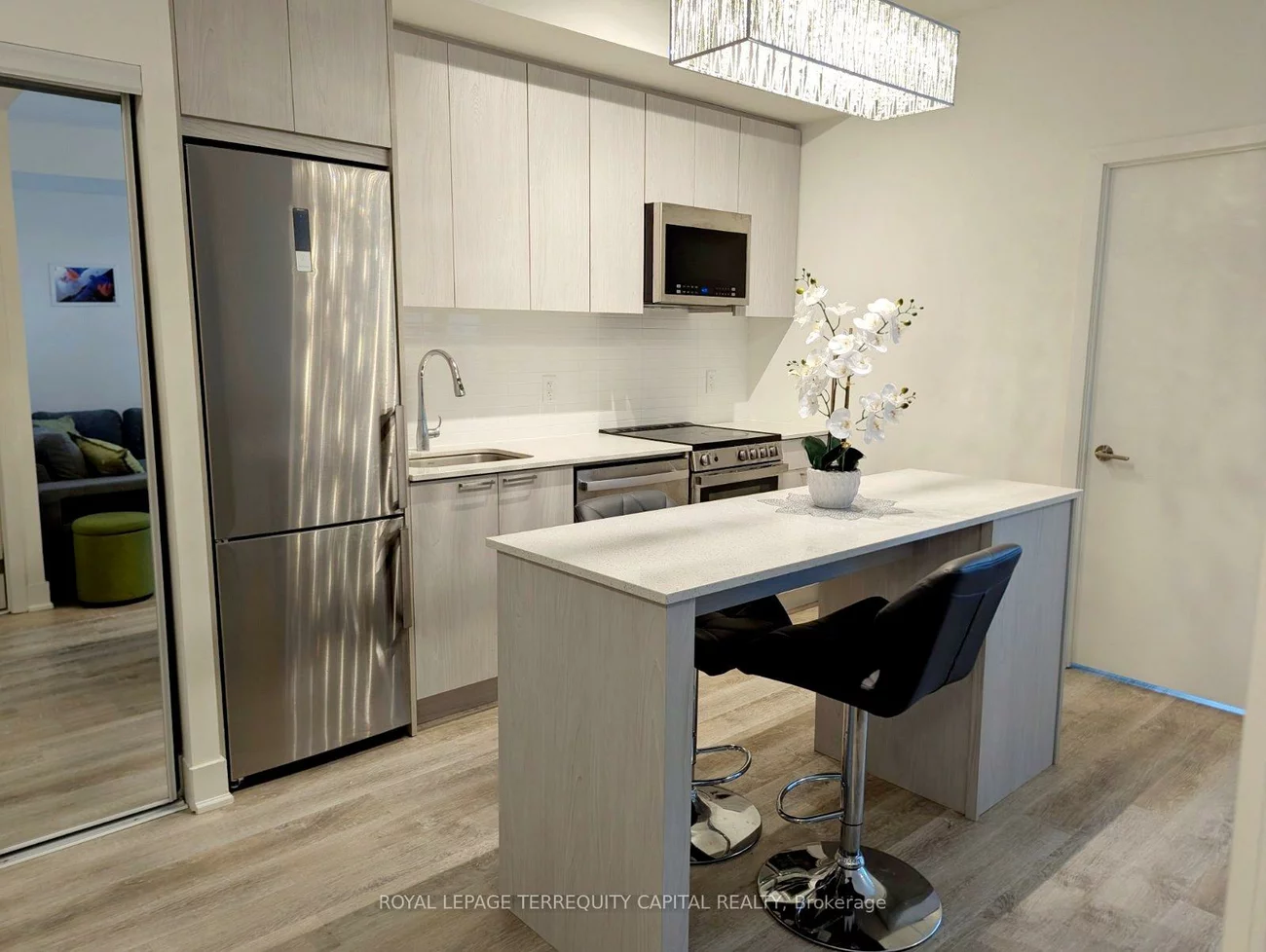 185, Deerfield, Central Newmarket, Newmarket
