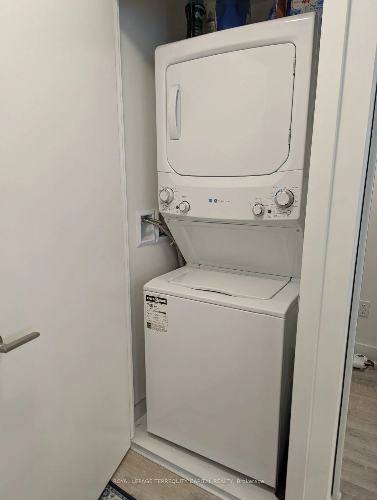 185, Deerfield, Central Newmarket, Newmarket