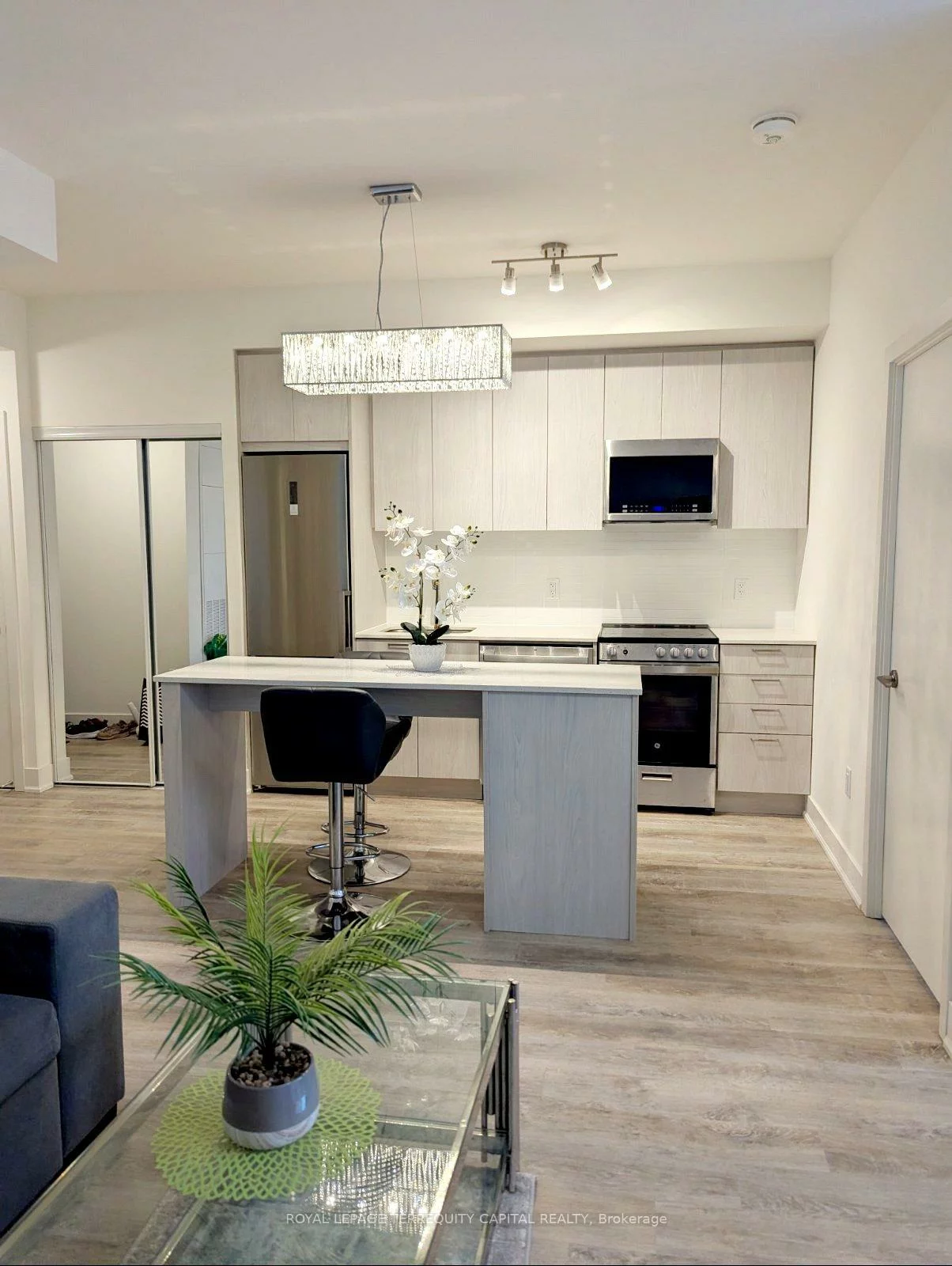 185, Deerfield, Central Newmarket, Newmarket