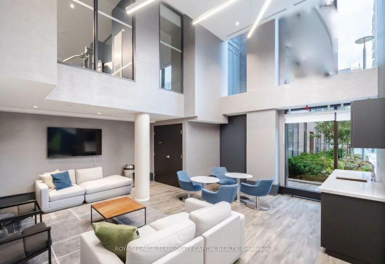 185, Deerfield, Central Newmarket, Newmarket