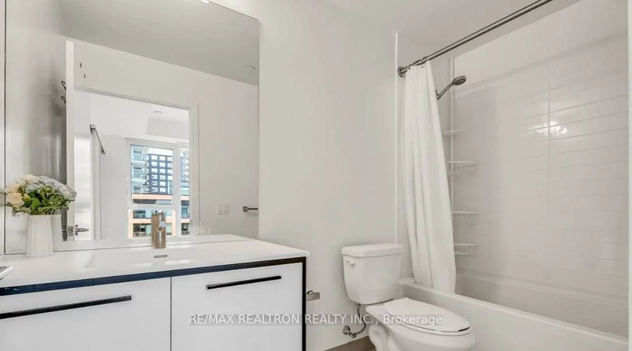 185, Deerfield, Central Newmarket, Newmarket