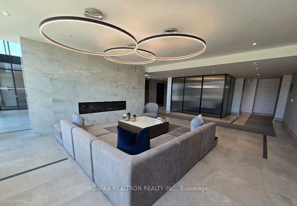 185, Deerfield, Central Newmarket, Newmarket