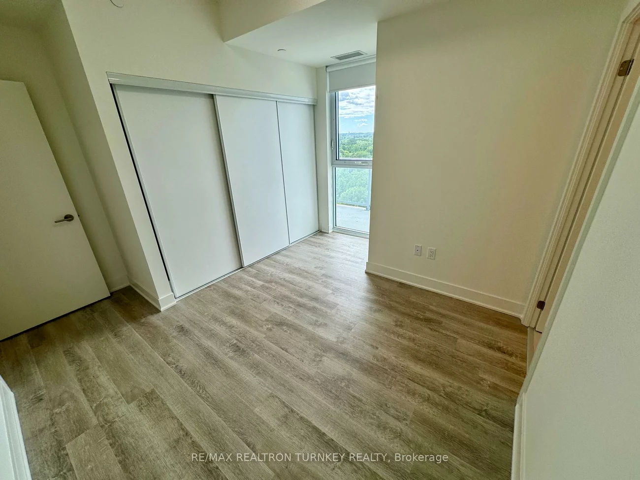 185, Deerfield, Central Newmarket, Newmarket