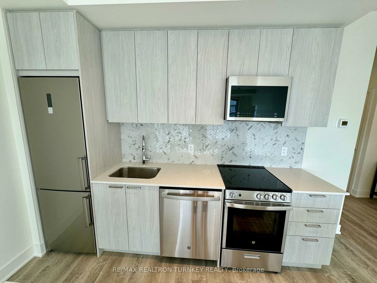 185, Deerfield, Central Newmarket, Newmarket