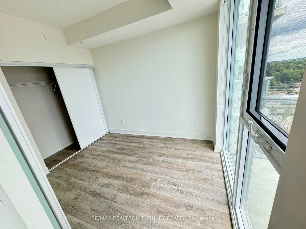 185, Deerfield, Central Newmarket, Newmarket