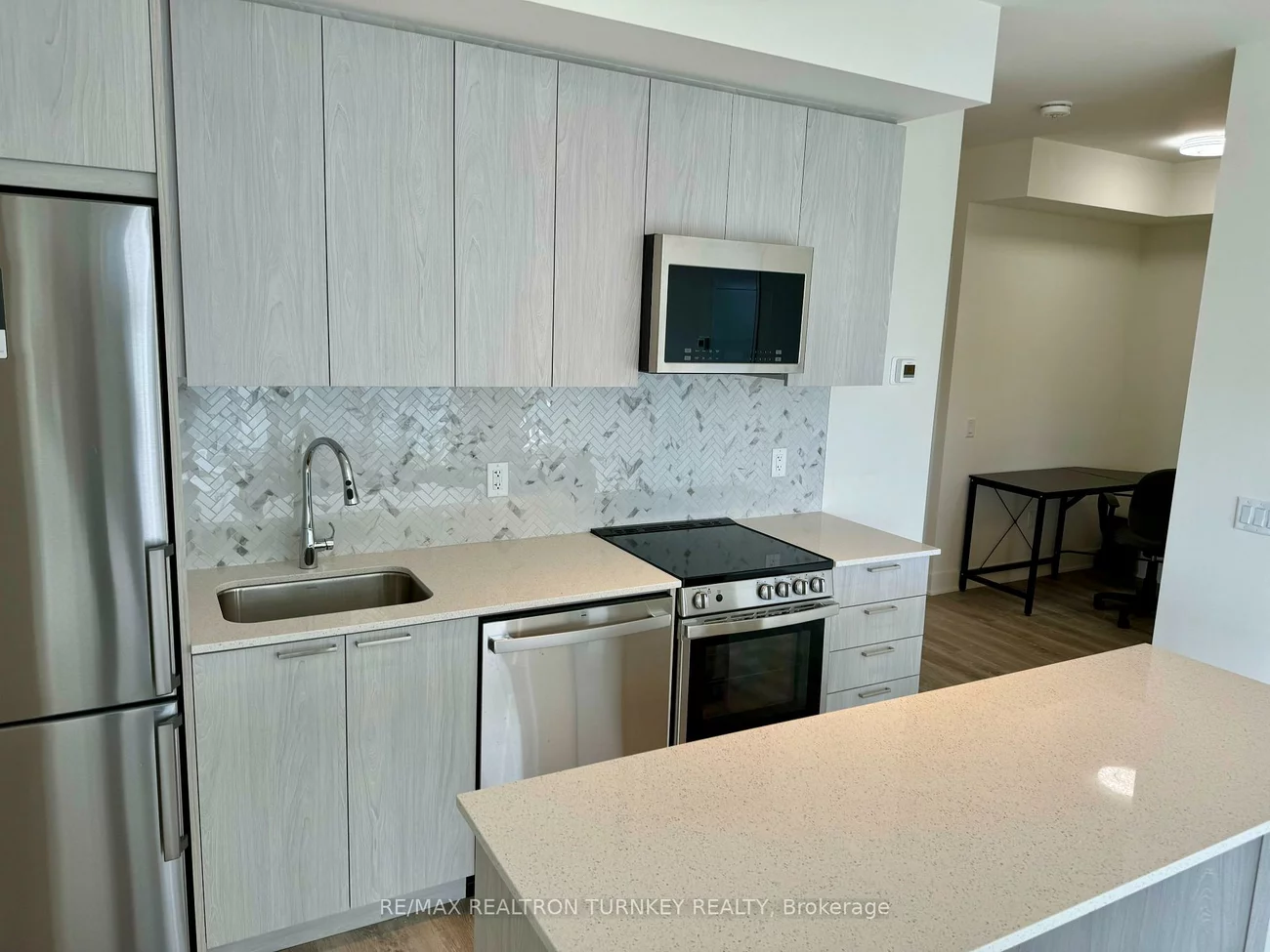 185, Deerfield, Central Newmarket, Newmarket