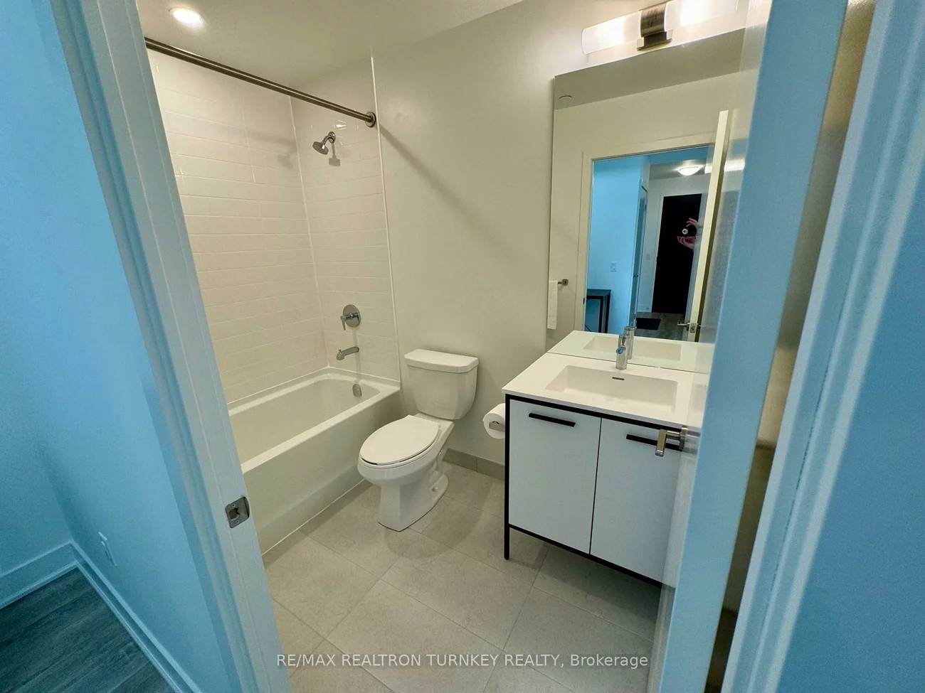 185, Deerfield, Central Newmarket, Newmarket