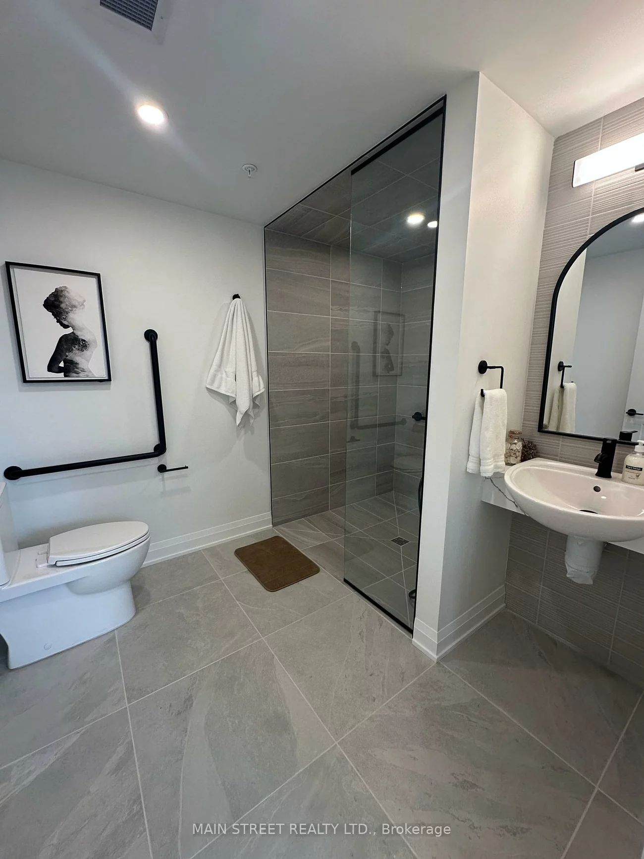 49, Charles, Central Newmarket, Newmarket