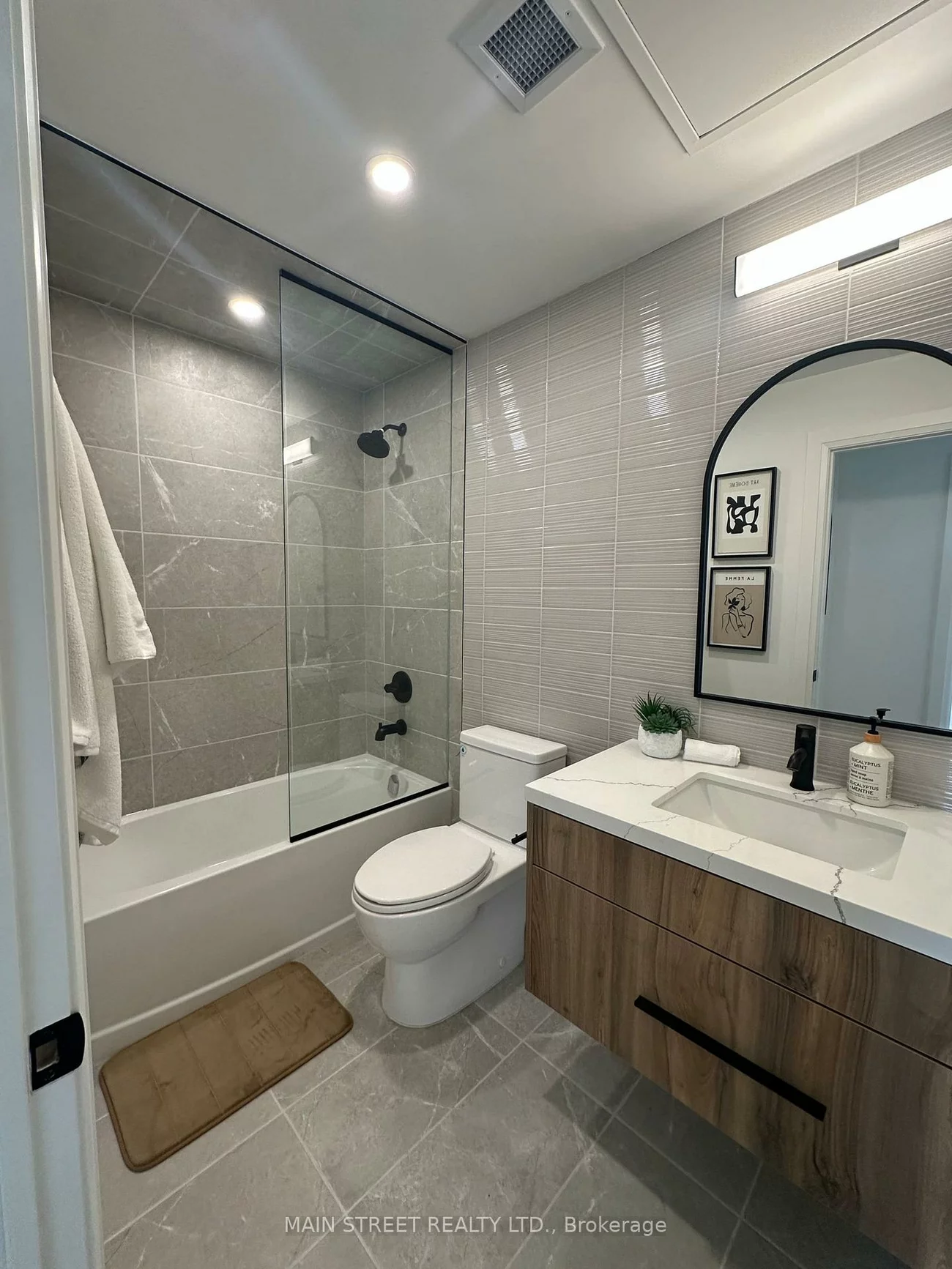 49, Charles, Central Newmarket, Newmarket