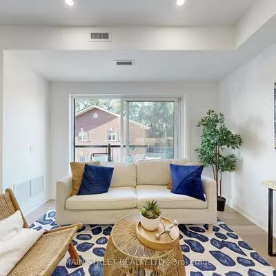 49, Charles, Central Newmarket, Newmarket