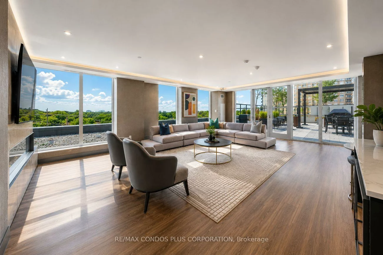 185, Deerfield, Central Newmarket, Newmarket