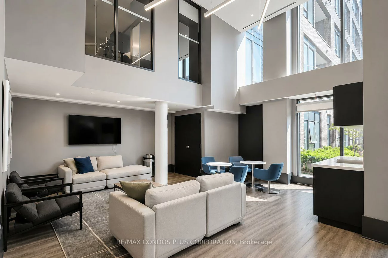 185, Deerfield, Central Newmarket, Newmarket