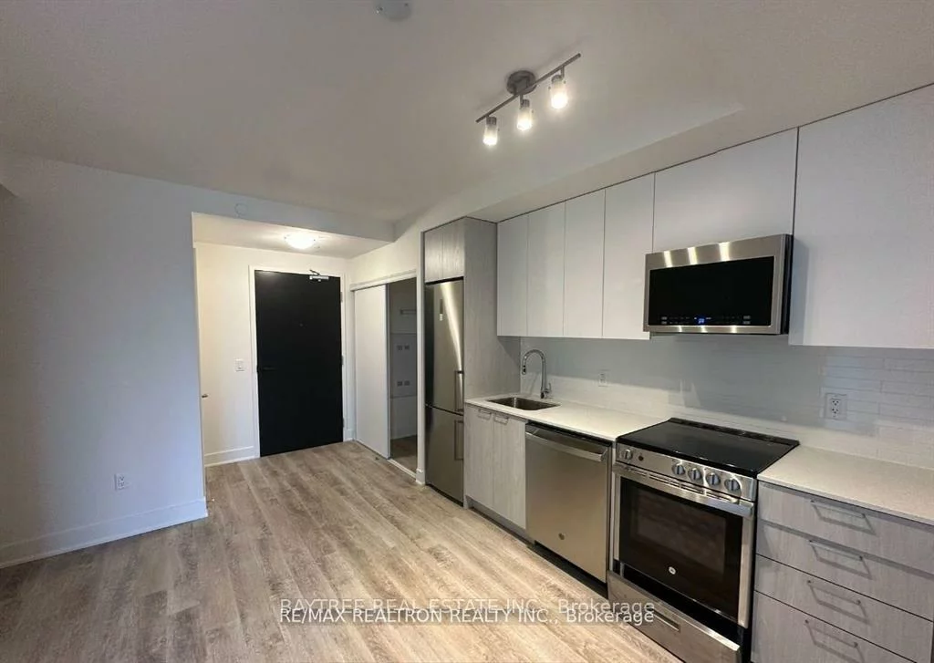 185, Deerfield, Central Newmarket, Newmarket