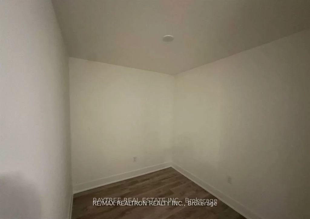 185, Deerfield, Central Newmarket, Newmarket