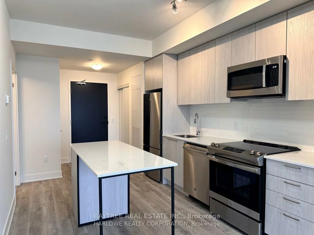 185, Deerfield, Central Newmarket, Newmarket