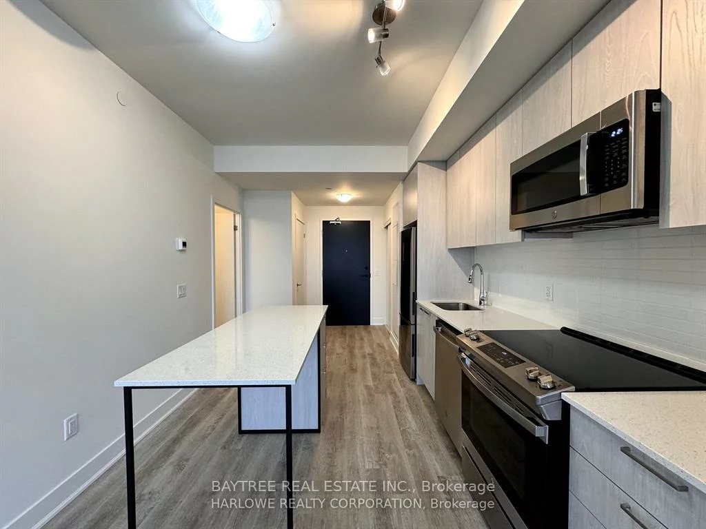 185, Deerfield, Central Newmarket, Newmarket