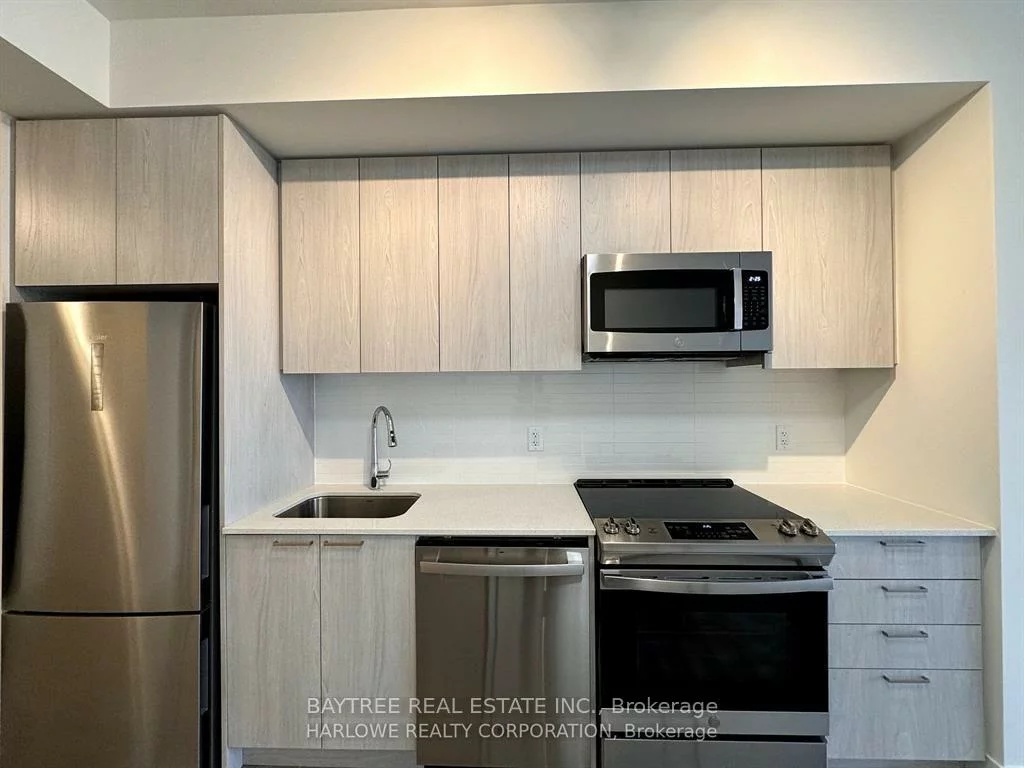 185, Deerfield, Central Newmarket, Newmarket