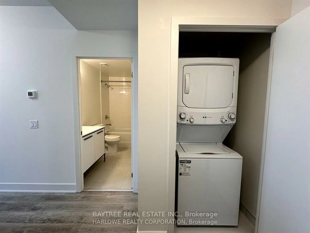 185, Deerfield, Central Newmarket, Newmarket