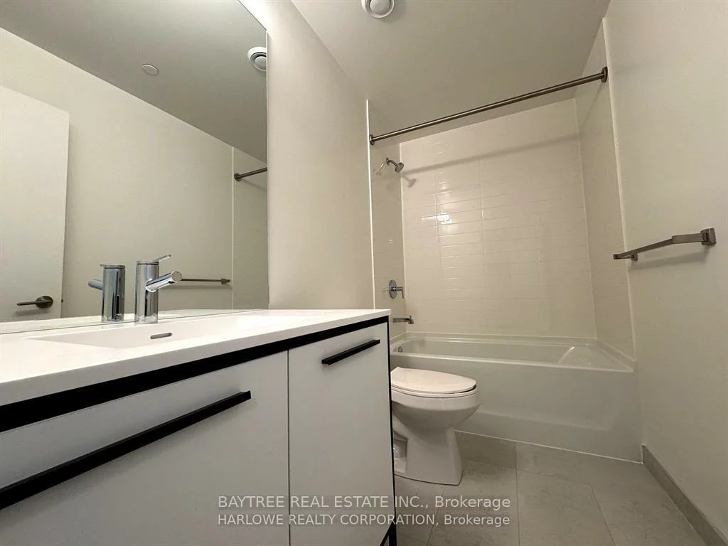 185, Deerfield, Central Newmarket, Newmarket