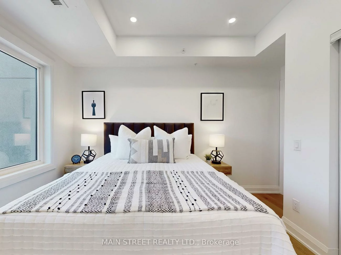 49, Charles, Central Newmarket, Newmarket