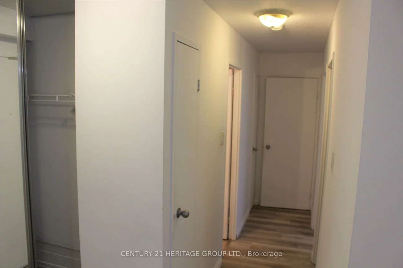 260, Davis, Central Newmarket, Newmarket
