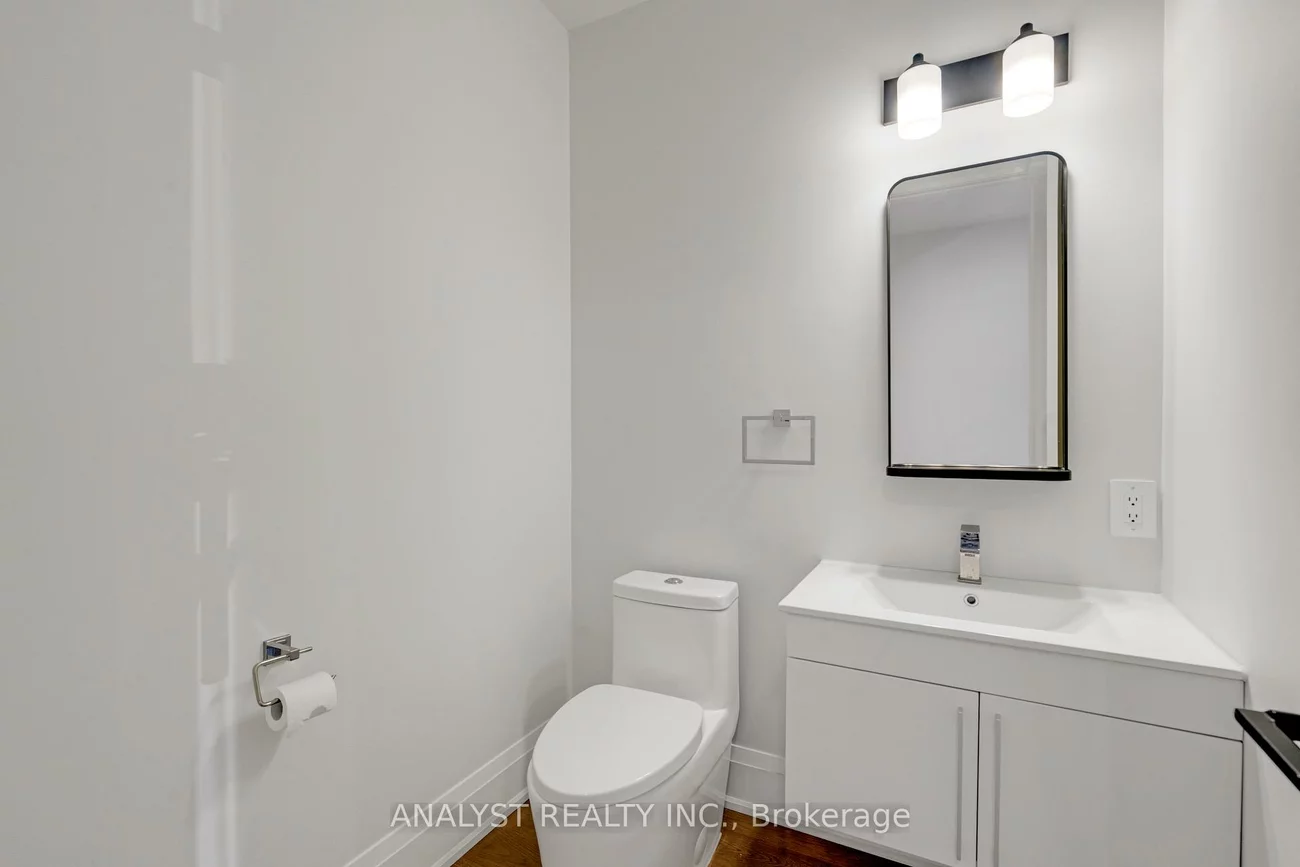 59, Charles, Central Newmarket, Newmarket