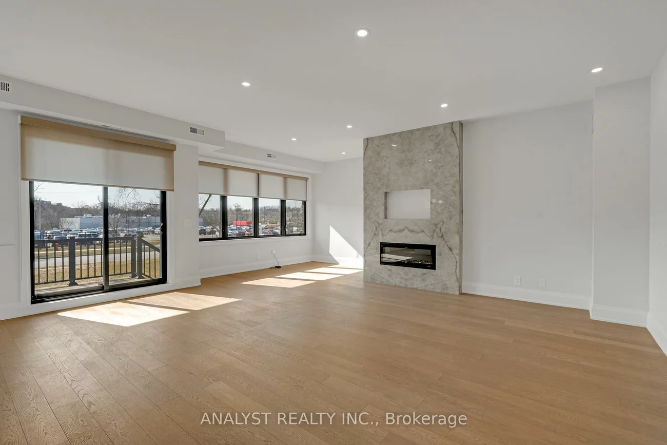 59, Charles, Central Newmarket, Newmarket
