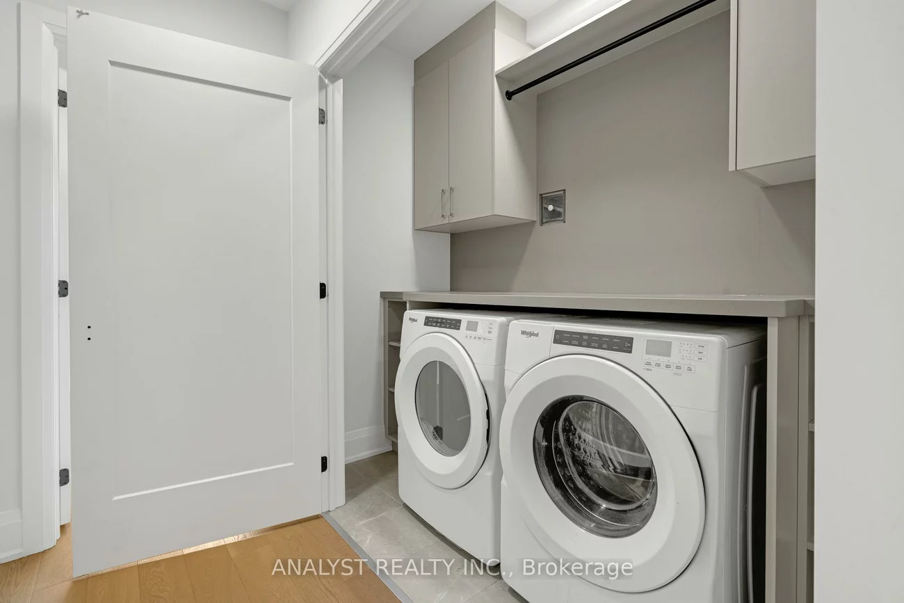 59, Charles, Central Newmarket, Newmarket