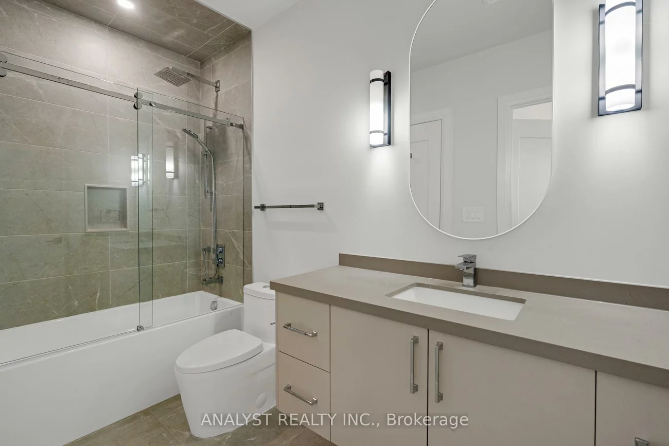 59, Charles, Central Newmarket, Newmarket