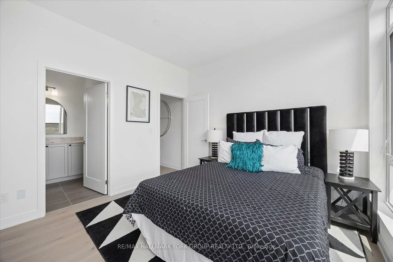 705, Davis, Huron Heights-Leslie Valley, Newmarket